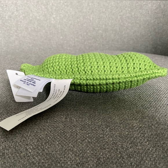 baby Gap green pea knitted rattle - Picture 4 of 7